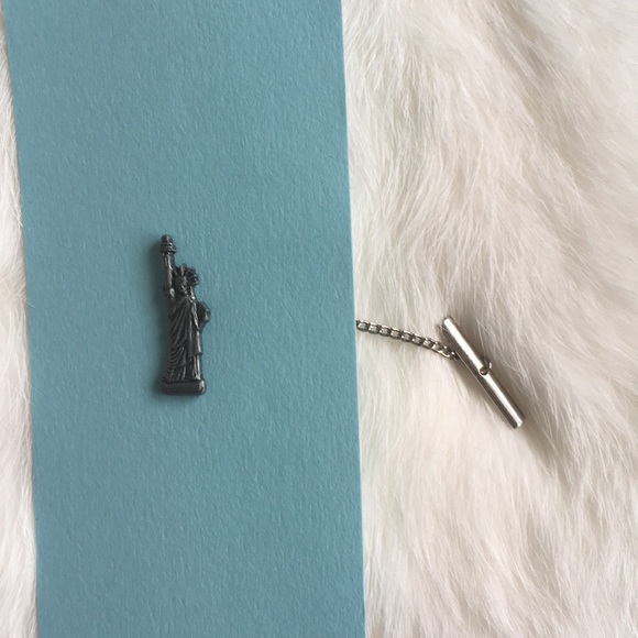Statue of Liberty pin brooch tie pin silver - Picture 4 of 8